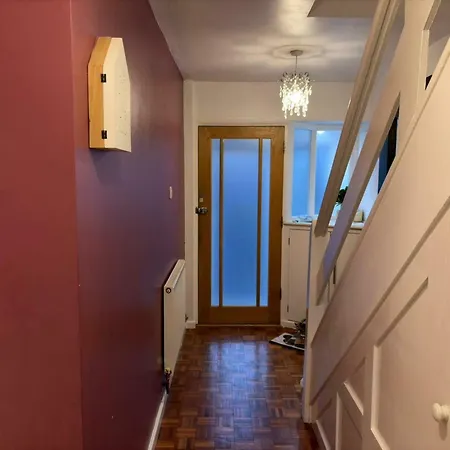 Cosy 3bdr With Workspace And Private Garden Nyaraló Bristol