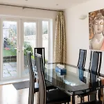 Cosy 3bdr With Workspace And Private Garden Бристоль