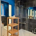 Cosy 3bdr With Workspace And Private Garden Дом отдыха