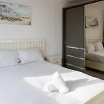 Cosy 3bdr With Workspace And Private Garden Holiday home *