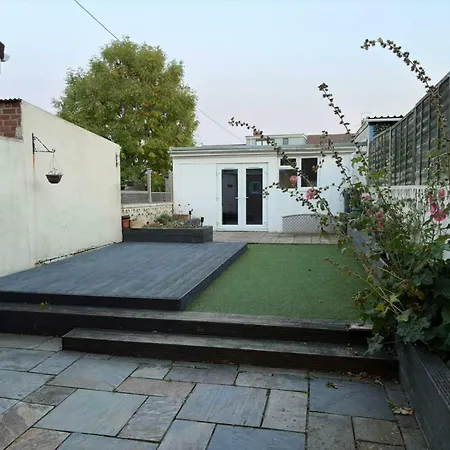 Cosy 3bdr With Workspace And Private Garden * Бристоль