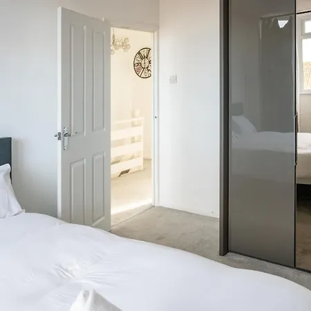 Cosy 3bdr With Workspace And Private Garden 度假居 布里斯托