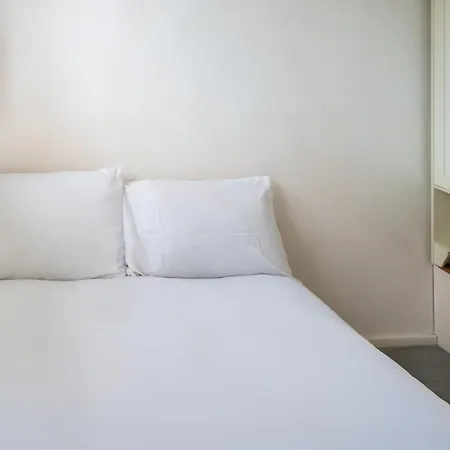 Cosy 3bdr With Workspace And Private Garden Ferienhaus *