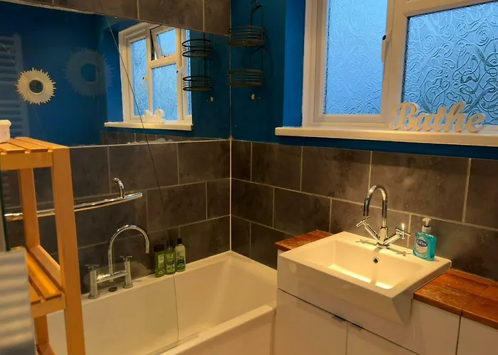 Cosy 3bdr With Workspace And Private Garden *