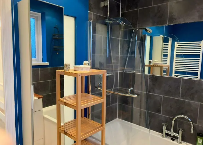 Cosy 3bdr With Workspace And Private Garden Будинок відпочинку