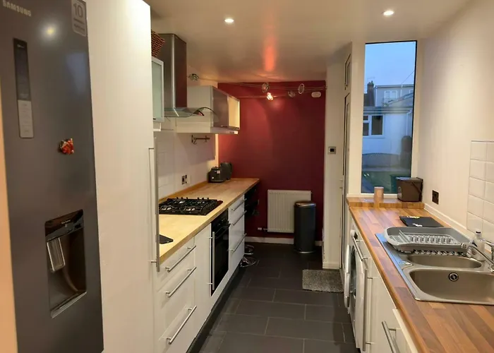Cosy 3bdr With Workspace And Private Garden Bristol