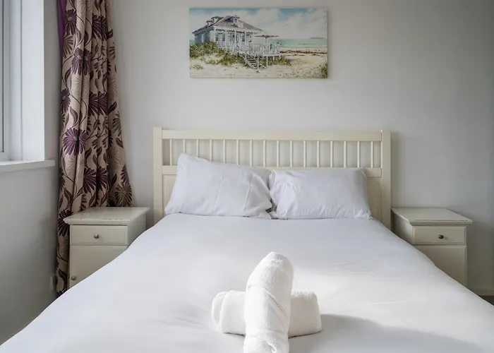 Semesterbostad Cosy 3bdr With Workspace And Private Garden Bristol