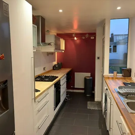 Cosy 3bdr With Workspace And Private Garden Bristol