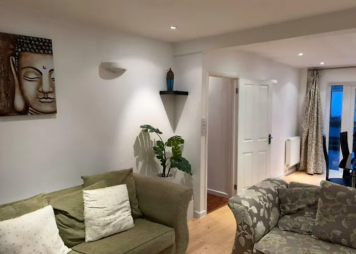 Cosy 3bdr With Workspace And Private Garden Сasa de vacaciones *