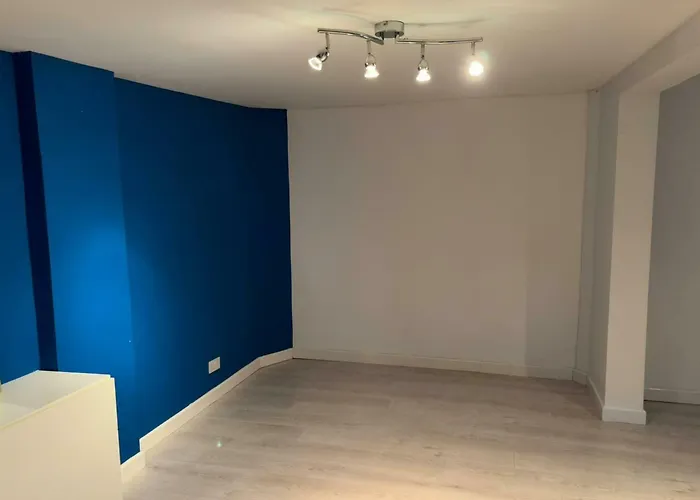 Cosy 3bdr With Workspace And Private Garden Hébergement de vacances *