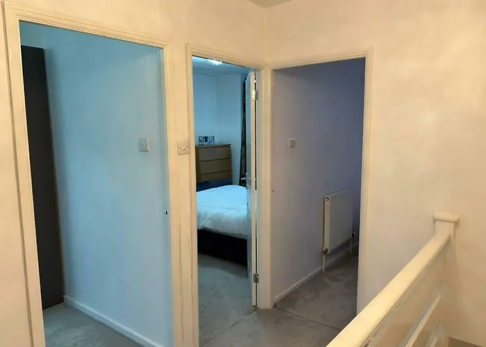 Сasa de vacaciones Cosy 3bdr With Workspace And Private Garden