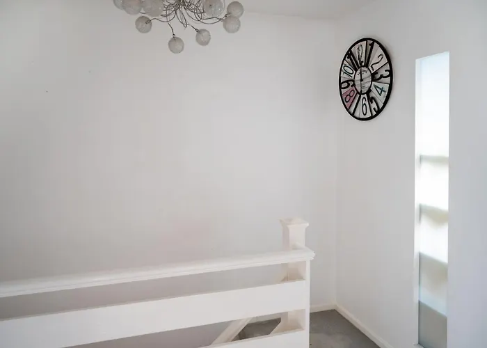 Cosy 3bdr With Workspace And Private Garden *