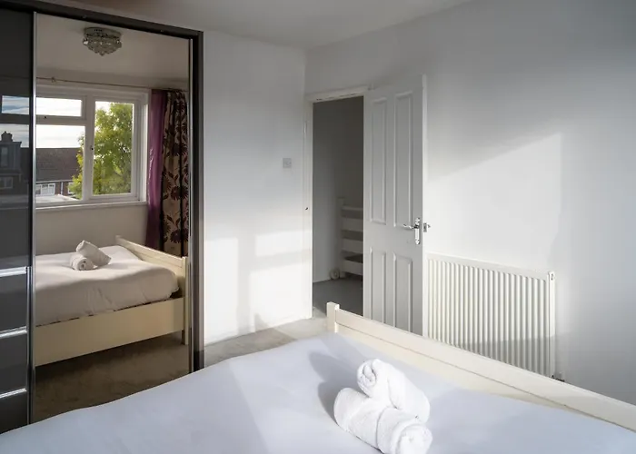 Cosy 3bdr With Workspace And Private Garden Сasa de vacaciones *