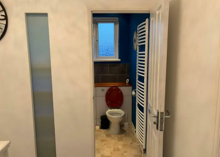 Cosy 3bdr With Workspace And Private Garden